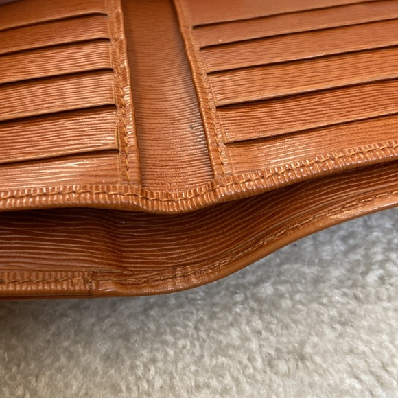authentic vintage chloe epi leather bifold wallet - Picture 7 of 16